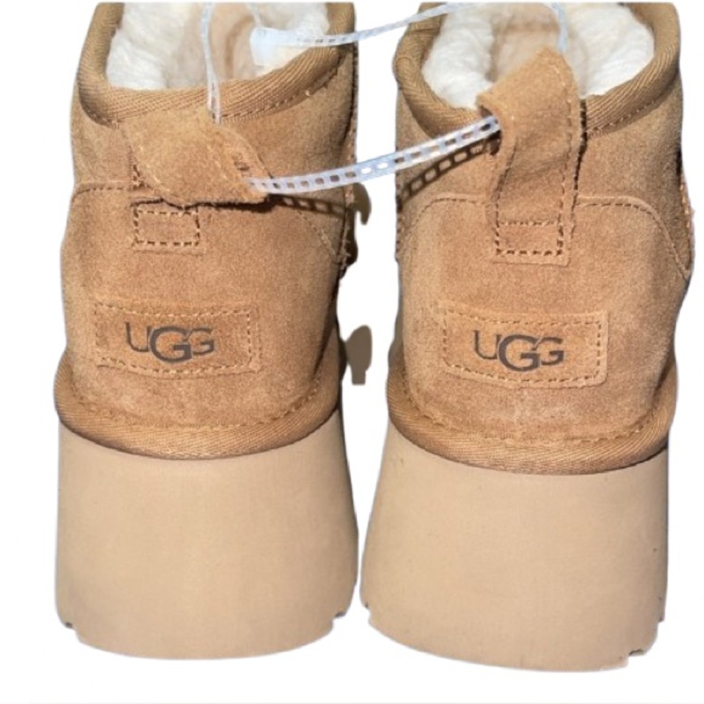 UGG®
Classic Ultra Mini
New Heights
Platform Boot (Women)(NWB) - Picture 9 of 14